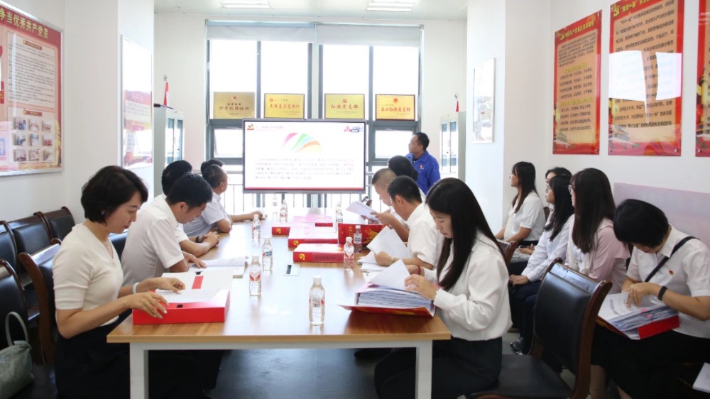 PG�ͽ�Ů����������ʯ���ſ�չ���������